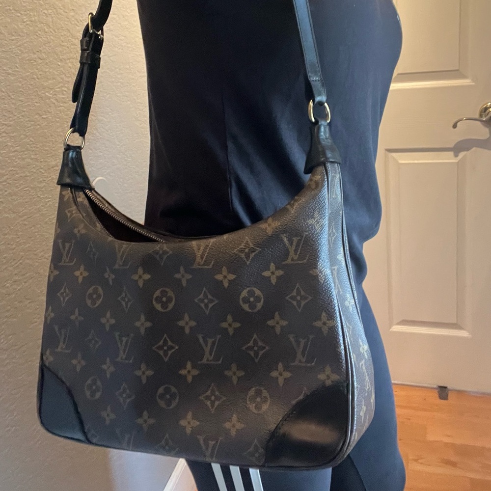 Authentic LV Boulogne purse - Picture 16 of 16